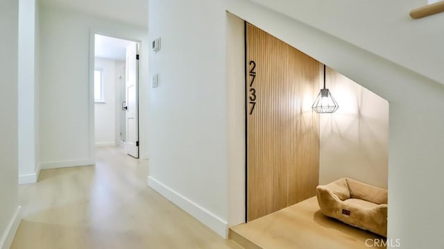 2737 Lorenzo Ave, Costa Mesa, CA 92626 - hall featuring baseboards and light wood-type flooring