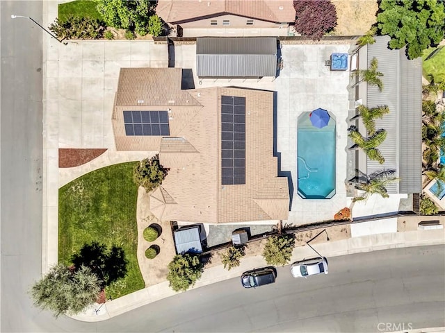 300 S Lombardi St, Porterville, CA 93257 - aerial view of property and surrounding area featuring a pool area
