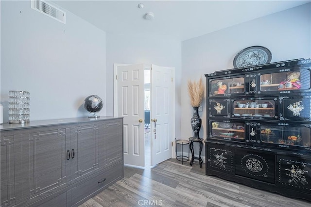 429 Tudor Way, Salinas, CA 93906 - entryway with wood finished floors