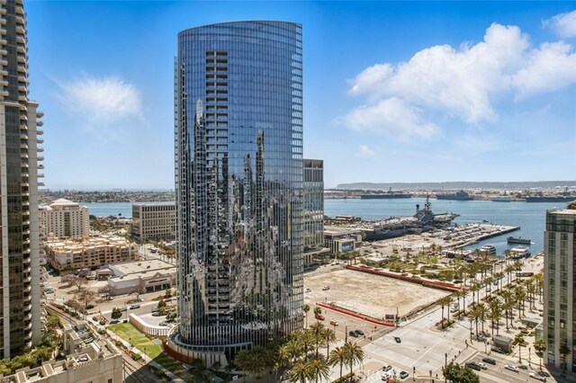 888 W E St Unit 505, San Diego, CA 92101 - water view with nearby urban area