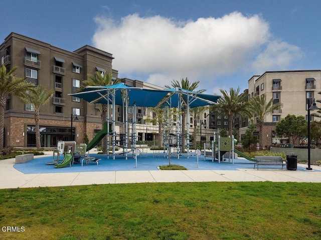 2800 Wagon Wheel Rd Unit 304, Oxnard, CA 93036 - community playground featuring a lawn