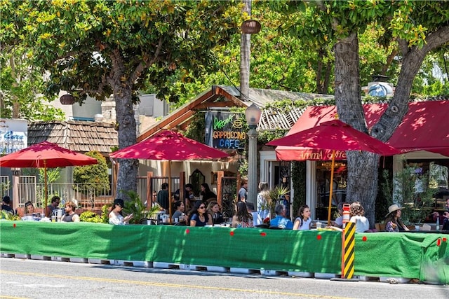 4180 Tujunga Ave, Studio City, CA 91604 - view of property's community