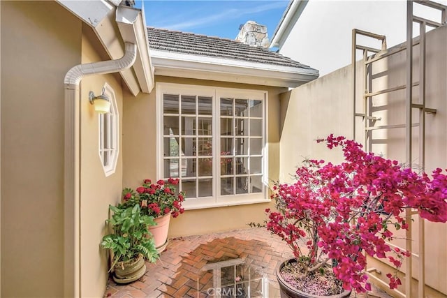 19371 Woodlands Dr, Huntington Beach, CA 92648 - entrance to property with stucco siding
