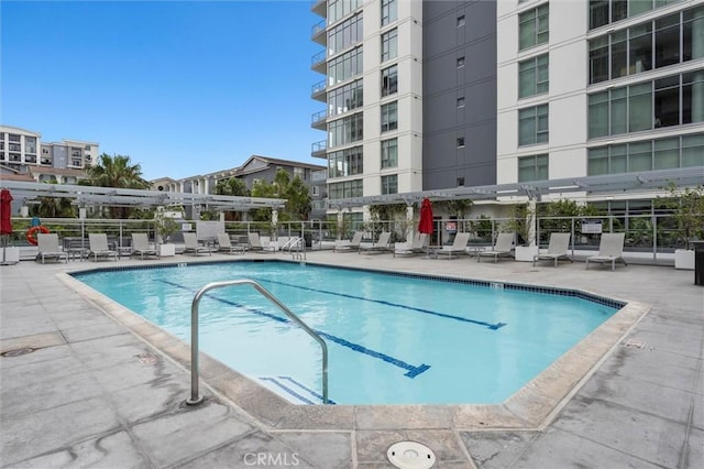 400 W Ocean Blvd Unit 605, Long Beach, CA 90802 - community pool with a patio area