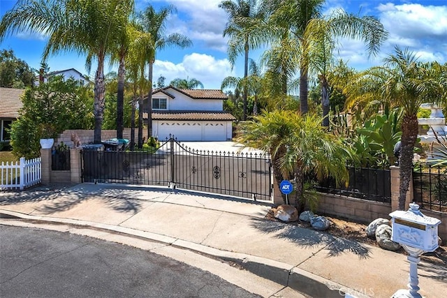1250 Kinglake Dr, Diamond Bar, CA 91789 - gate with a fenced front yard