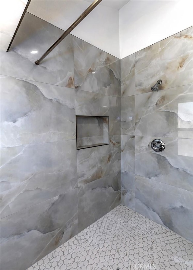 1250 Kinglake Dr, Diamond Bar, CA 91789 - full bath featuring a tile shower