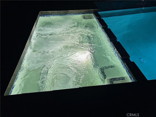 1250 Kinglake Dr, Diamond Bar, CA 91789 - view of pool featuring a pool with connected hot tub