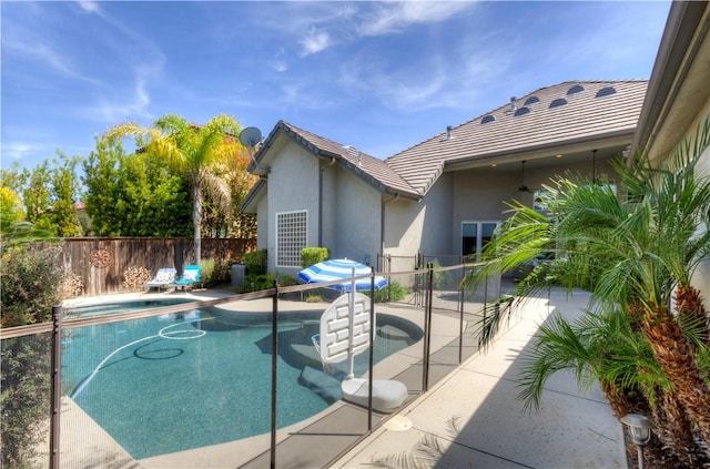 2096 E Olympic Ave, Fresno, CA 93730 - view of pool with a patio and a hot tub