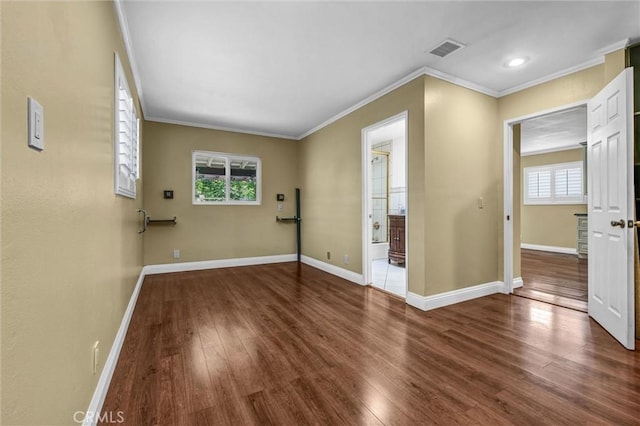 3163 La Clede Ave, Los Angeles, CA 90039 - empty room featuring ornamental molding, wood finished floors, baseboards, and recessed lighting