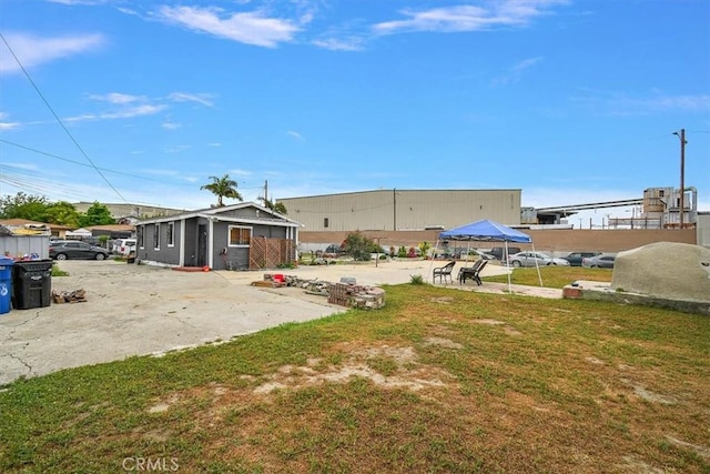2368 E 107th St, Los Angeles, CA 90002 - view of grassy yard