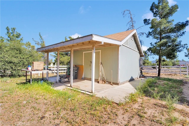 5635 Honeyhill Rd Unit A & B, Oak Hills, CA 92344 - back of house