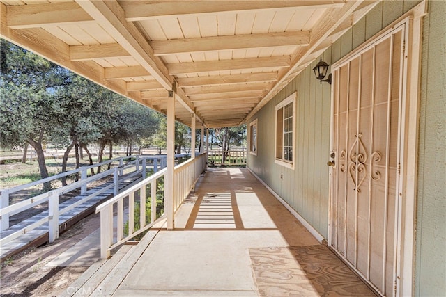 5635 Honeyhill Rd Unit A & B, Oak Hills, CA 92344 - view of patio