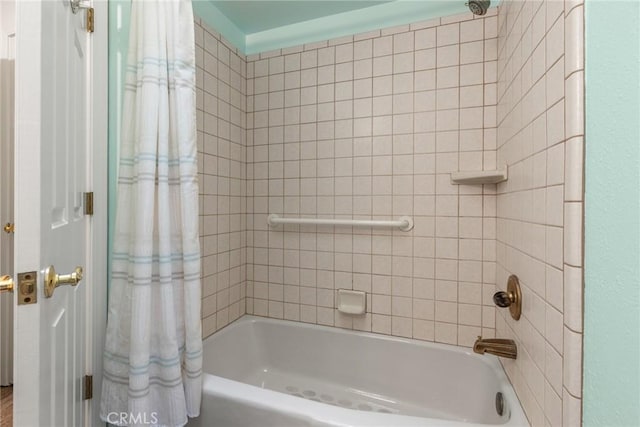 1585 Gate Ln, Paradise, CA 95969 - full bathroom featuring shower / bathtub combination with curtain