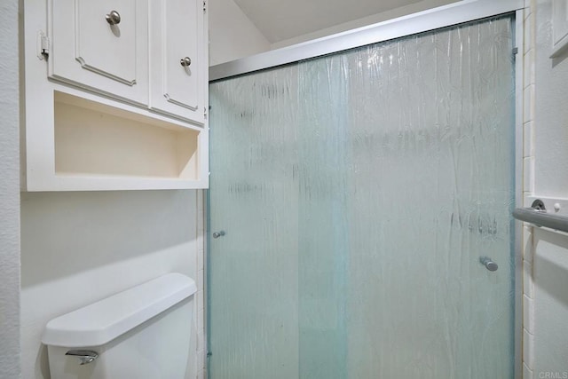 723 Fresca Ct, Solana Beach, CA 92075 - full bathroom featuring a stall shower and toilet