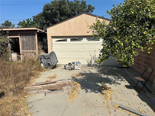 2549 Kansas Ave, South Gate, CA 90280 - view of garage
