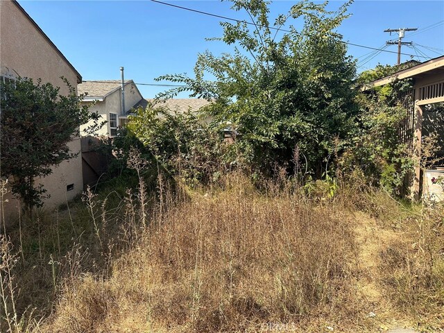 2549 Kansas Ave, South Gate, CA 90280 - view of yard
