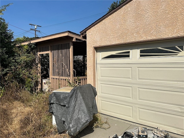 2549 Kansas Ave, South Gate, CA 90280 - view of garage