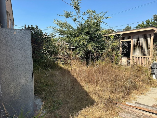 2549 Kansas Ave, South Gate, CA 90280 - view of yard