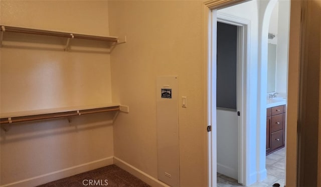 10372 Christo Way, Elk Grove, CA 95757 - walk in closet featuring a sink