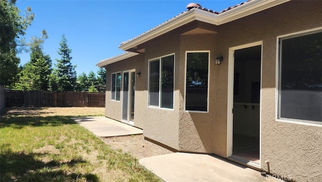 10372 Christo Way, Elk Grove, CA 95757 - view of yard featuring a patio area