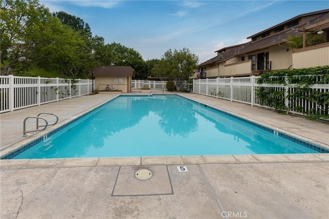 2150 Cheyenne Way Unit 165, Fullerton, CA 92833 - community pool with a patio