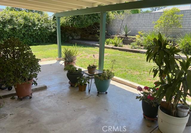 11529 De Celis Pl, Granada Hills, CA 91344 - view of patio