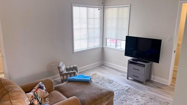 11529 De Celis Pl, Granada Hills, CA 91344 - sitting room featuring light wood-style flooring and baseboards