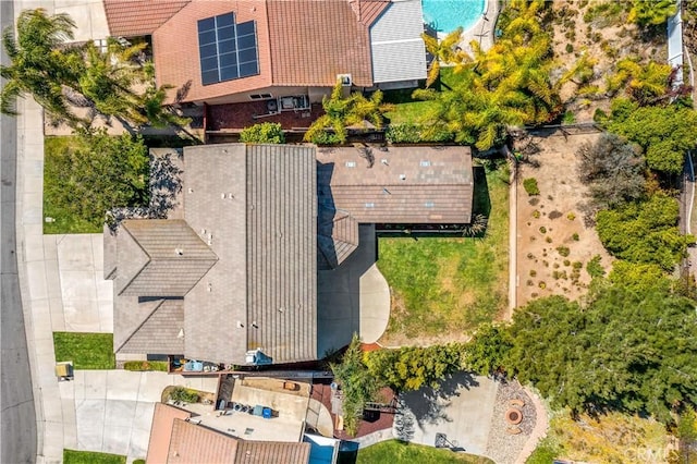 31484 Britton Cir, Temecula, CA 92591 - view from above of property featuring a pool