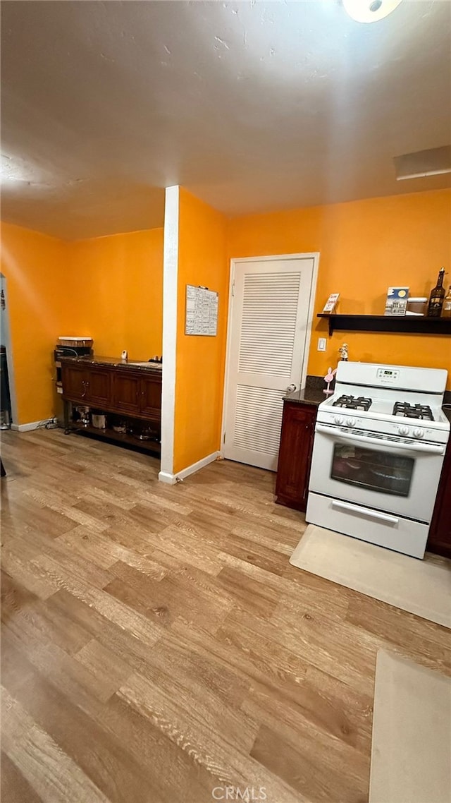 45052 Redwood Ave, Lancaster, CA 93534 - photo 7