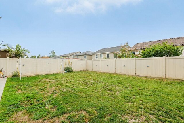 706 Leather Oak Ln, Pomona, CA 91766 - view of yard featuring a residential view