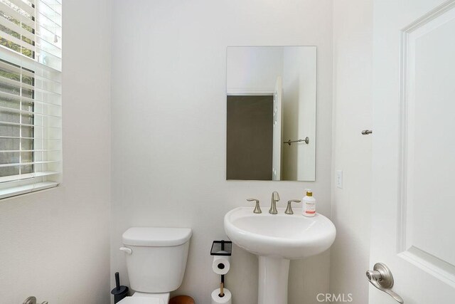 706 Leather Oak Ln, Pomona, CA 91766 - half bath with toilet