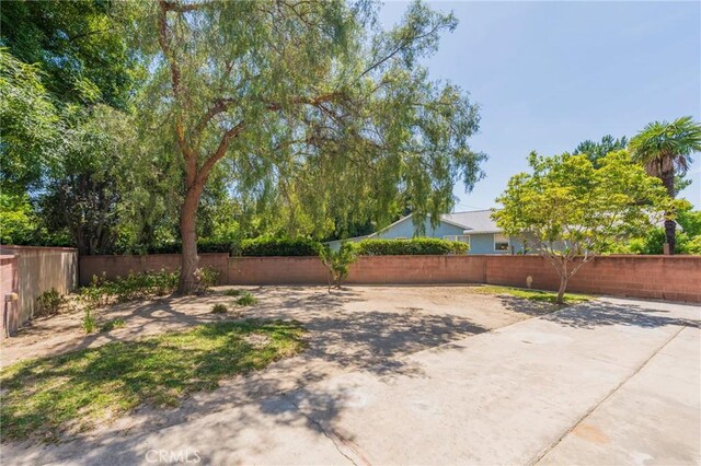404 N Pear Knl, Anaheim, CA 92805 - view of fenced backyard