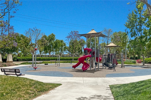 15814 Moonflower Ave, Chino, CA 91708 - view of community play area