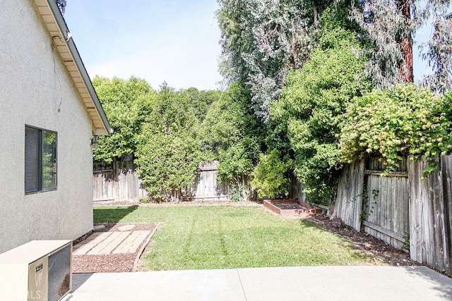 915 Moran Ct, Paso Robles, CA 93446 - view of yard with a garden and a patio area