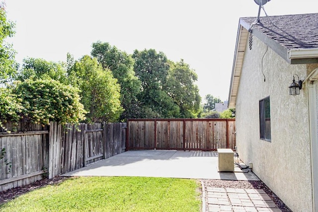 915 Moran Ct, Paso Robles, CA 93446 - view of yard with a patio