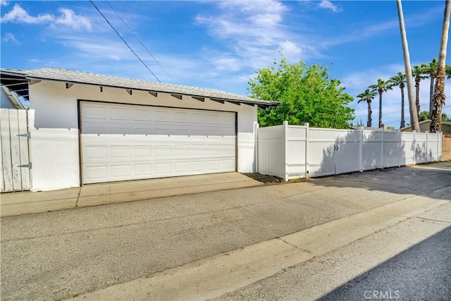 7741 Shoup Ave, West Hills, CA 91304 - view of garage