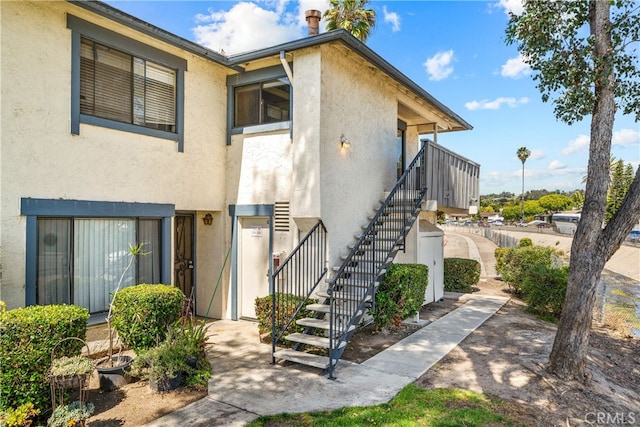 4137 Tiberon Dr, Oceanside, CA 92056 - entrance to property featuring stucco siding