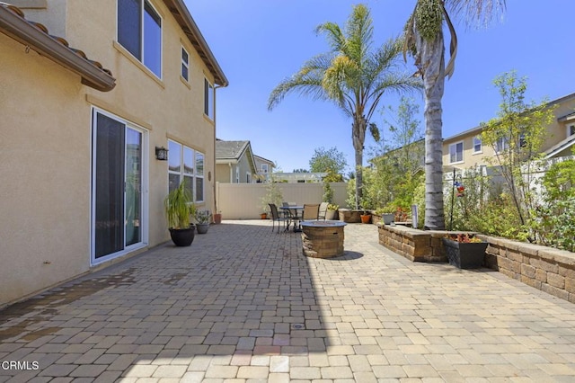 1269 Hacienda Dr, Oxnard, CA 93030 - fenced backyard featuring a patio area