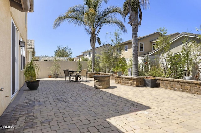 1269 Hacienda Dr, Oxnard, CA 93030 - fenced backyard featuring a patio and outdoor dining space