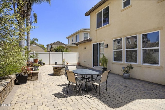 1269 Hacienda Dr, Oxnard, CA 93030 - view of patio with outdoor dining space