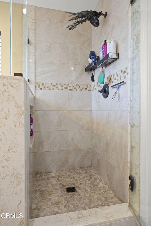 1269 Hacienda Dr, Oxnard, CA 93030 - full bath featuring a shower stall