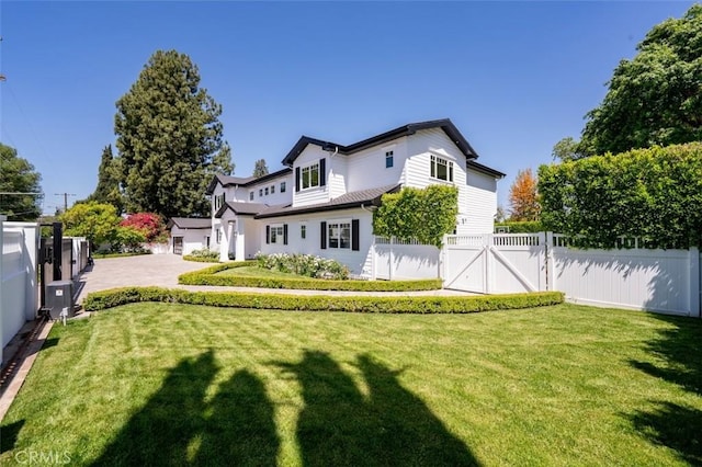 20701 Dumont St, Woodland Hills, CA 91364 - view of yard featuring a gate