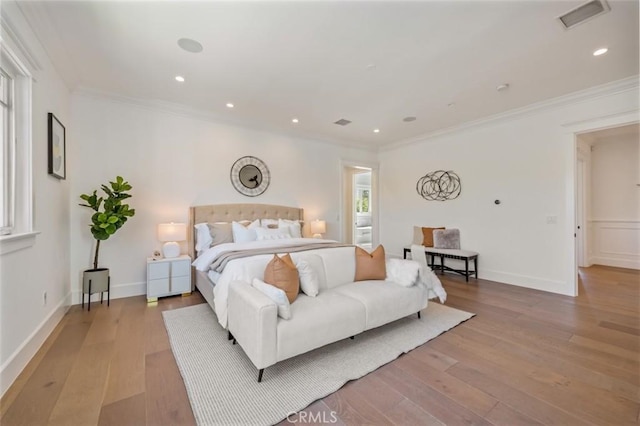 20701 Dumont St, Woodland Hills, CA 91364 - bedroom featuring crown molding, light wood finished floors, recessed lighting, and baseboards