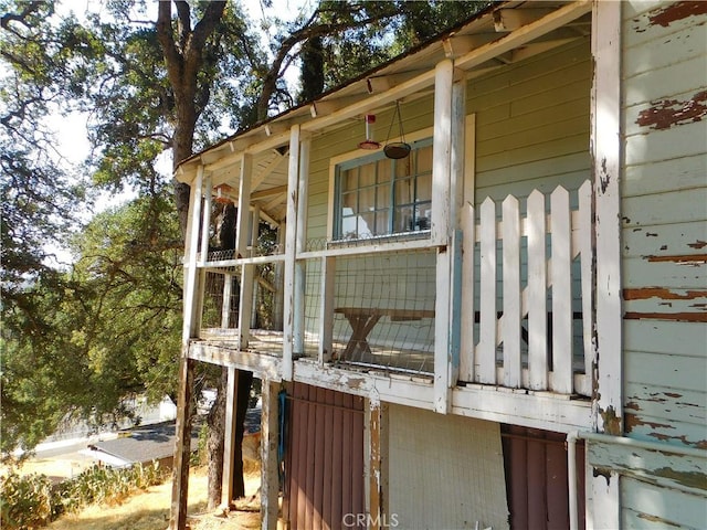 12861 Lakeview Dr, Clearlake Oaks, CA 95423 - view of side of home