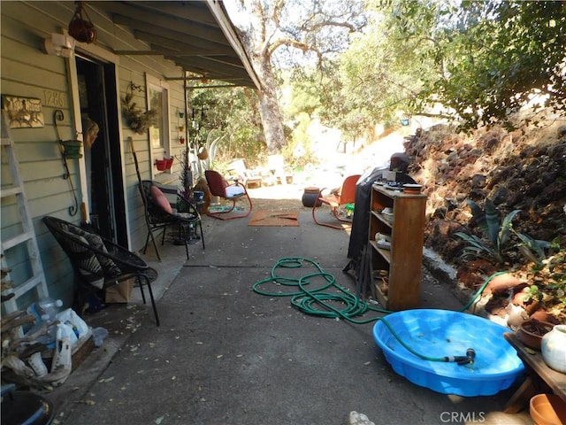 12861 Lakeview Dr, Clearlake Oaks, CA 95423 - view of patio / terrace