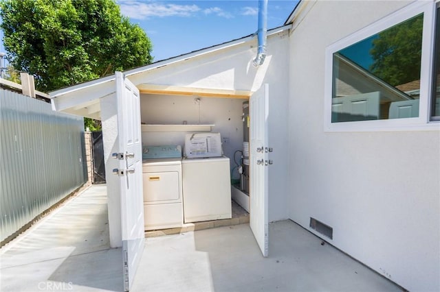 22016 Schoolcraft St, Canoga Park, CA 91303 - view of patio / terrace featuring washing machine and clothes dryer