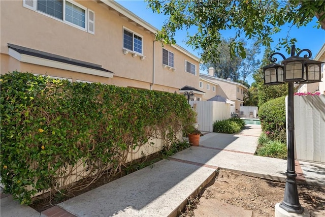 18653 Burbank Blvd Unit 2, Tarzana, CA 91356 - view of yard with a residential view