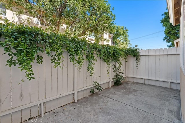 18653 Burbank Blvd Unit 2, Tarzana, CA 91356 - fenced backyard featuring a patio area
