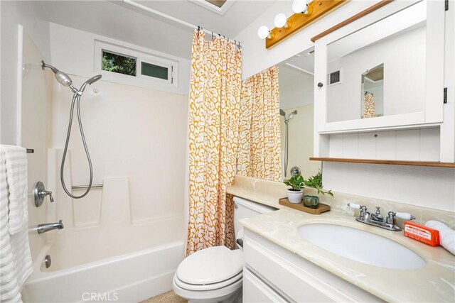 29422 Modjeska Canyon Rd, Modjeska Canyon, CA 92676 - bathroom featuring shower / bath combo with shower curtain and vanity