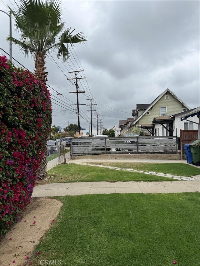 415417 Euclid Ave, Los Angeles, CA 90063 - view of yard
